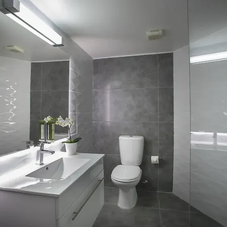 Szálloda Petrou Bros *