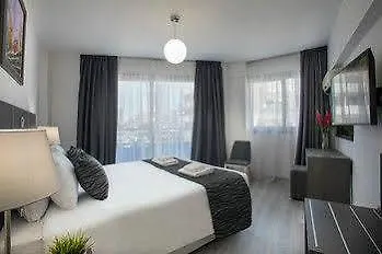 Petrou Bros * ラルナカ