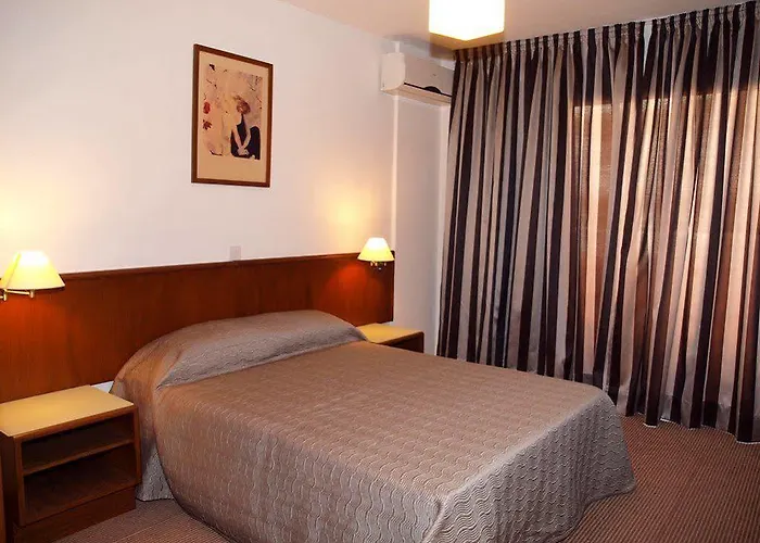 Petrou Bros ラルナカ