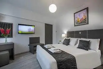 Petrou Bros * ラルナカ