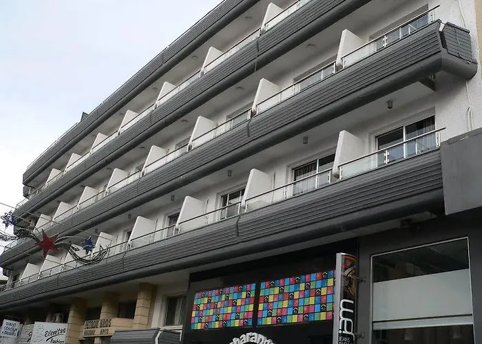 Petrou Bros Отель *