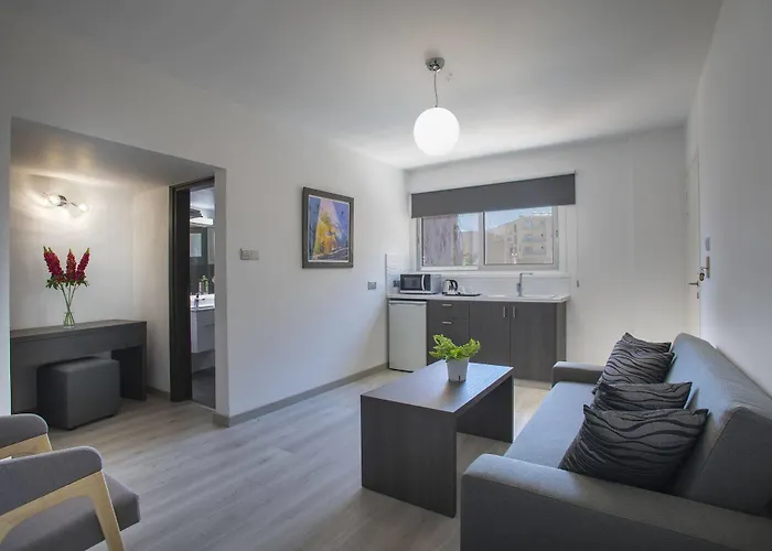 Petrou Bros * Ларнака