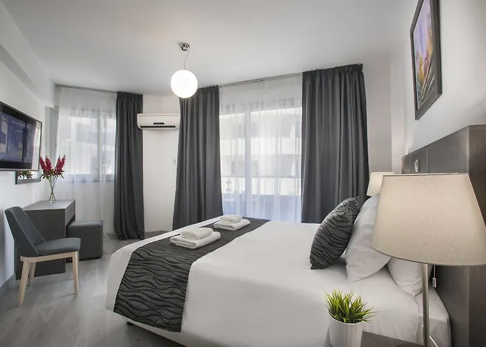 Petrou Bros Отель