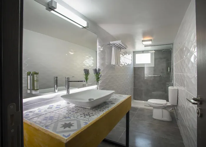 Petrou Bros Отель *